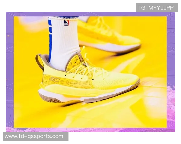 壕！库里今日球场通道上脚的AJ3俄勒冈大学PE市价近8000美元